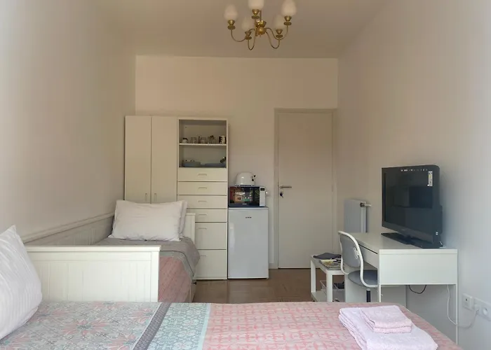 Mirela\'S Private Room With Key, Ac, Lift & Balcony In The Center Of Nice On The Cote D\'Azur