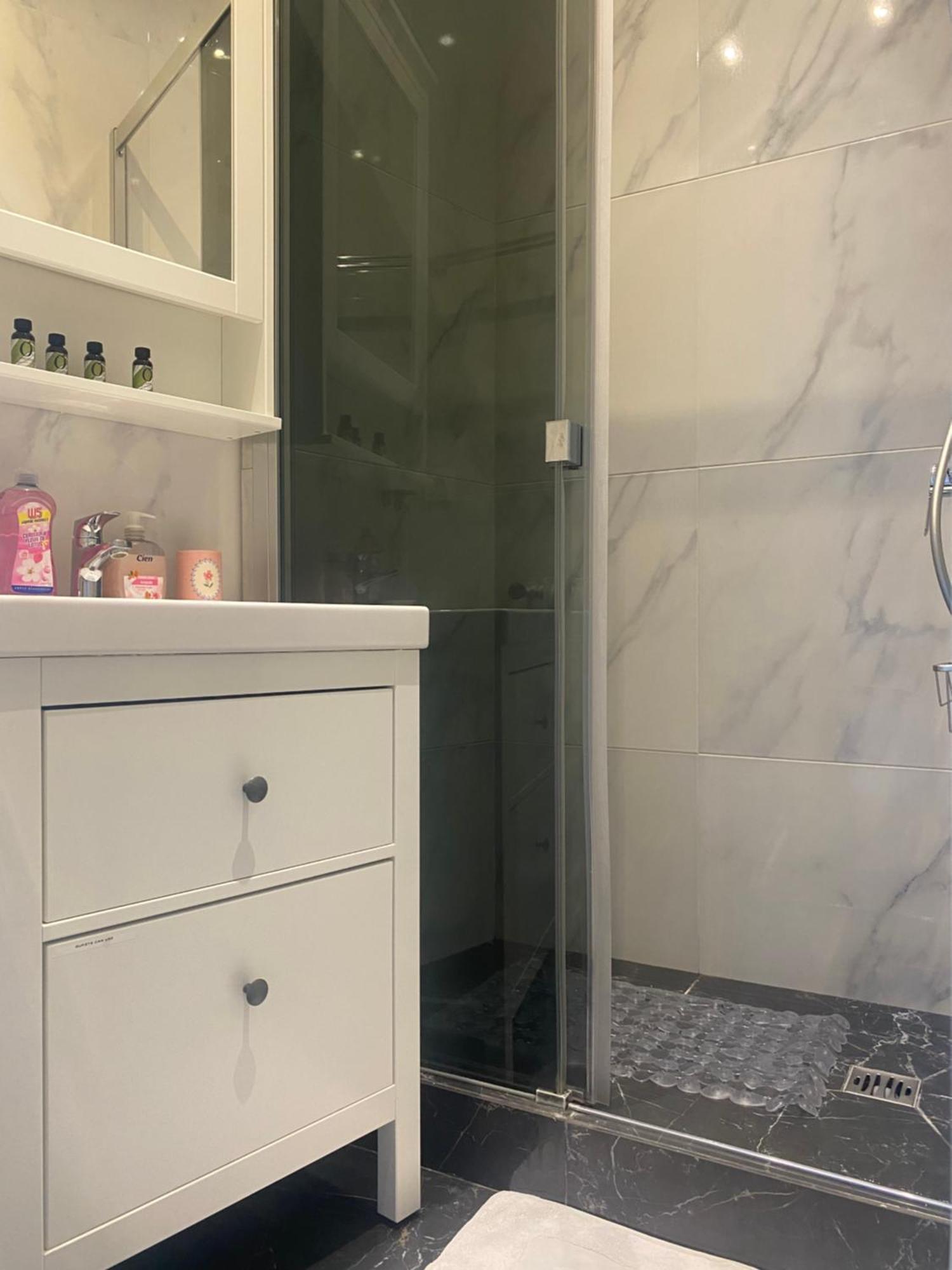 Mirela's Private With Key, Ac, Lift & Balcony In The Center Of On The Cote D'azur Nizza